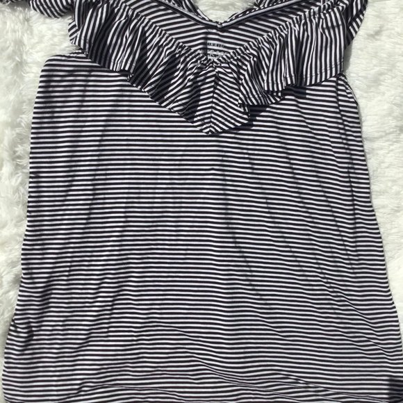 Torrid Super soft Ruffle tank size 0 (L) - Picture 4 of 8